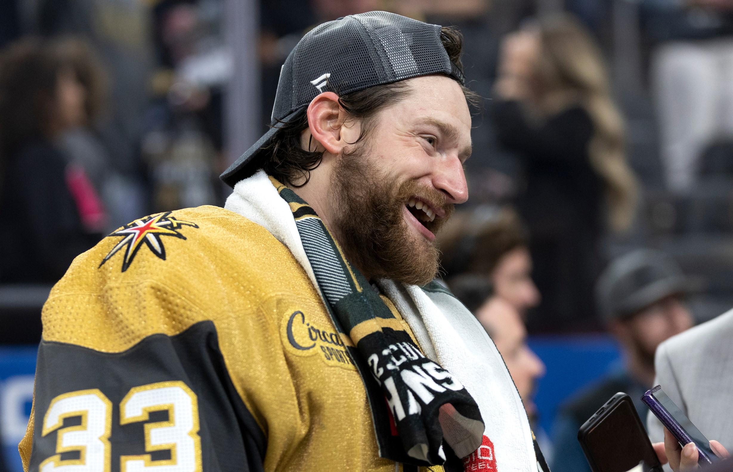 Golden Knights, Adin Hill menyetujui perpanjangan kontrak selama 2 tahun