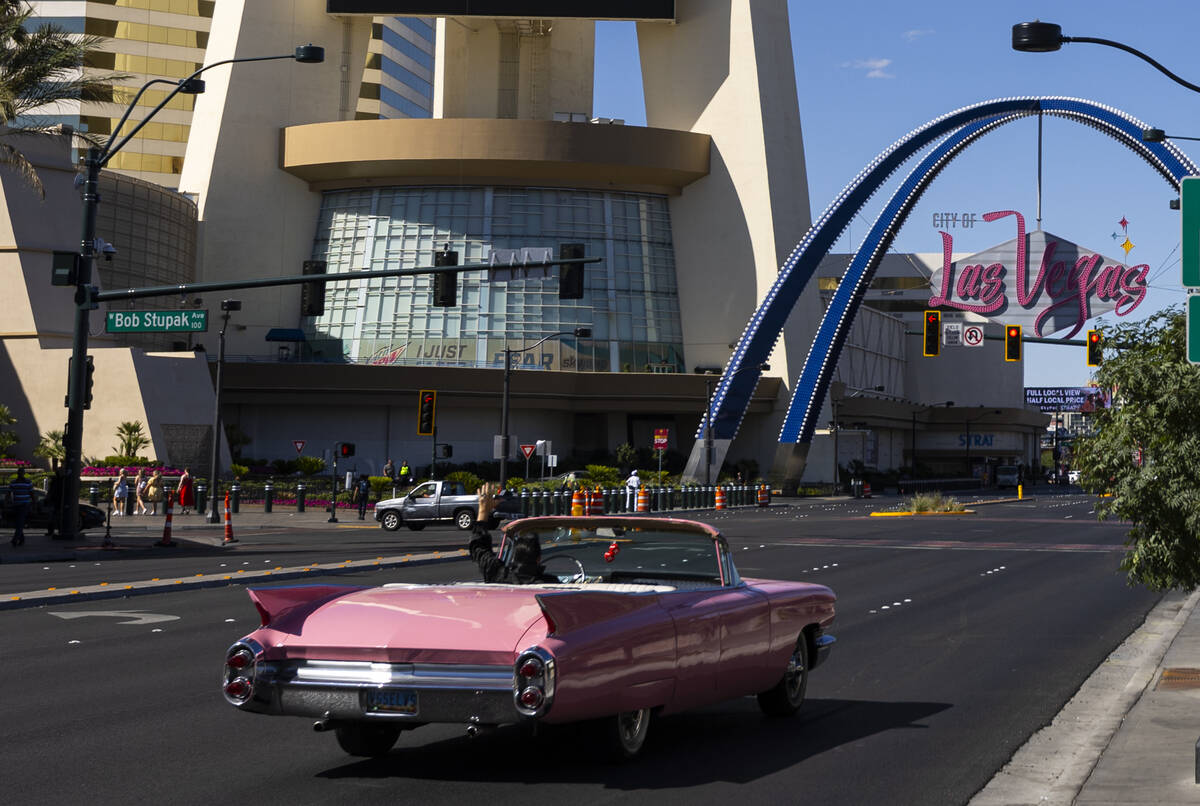 Elvis tribute artist Jesse Garon drives off in his 1960 Cadillac. (Chase Stevens/Las Vegas Revi ...
