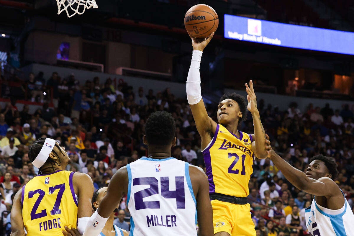 Victor Wembanyama, Jabari Smith Jr.  bermain di Liga Musim Panas NBA