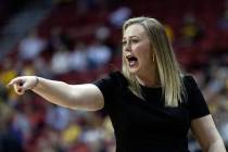 UNLV Lady Rebels head coach Lindy La Rocque shouts from the sidelines during the second half of ...