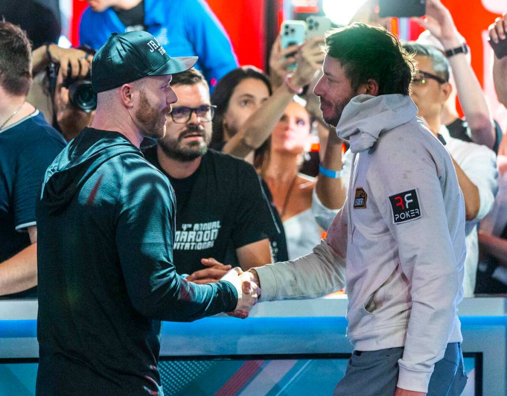 Daniel Weinman, right, shakes hands with Steven Jones after defeated him in winning the World S ...