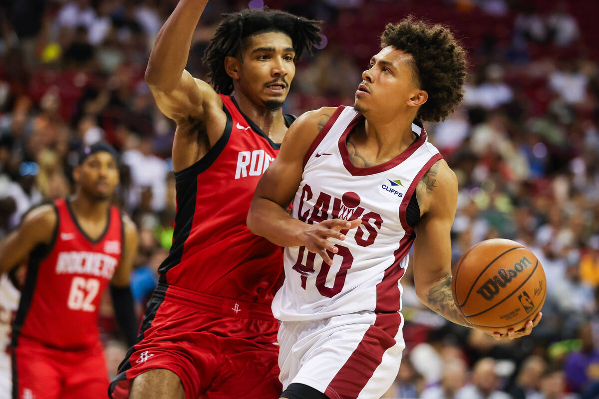 Cleveland Cavaliers guard Craig Porter Jr. (40) looks to pass the ball during the NBA Summer Le ...