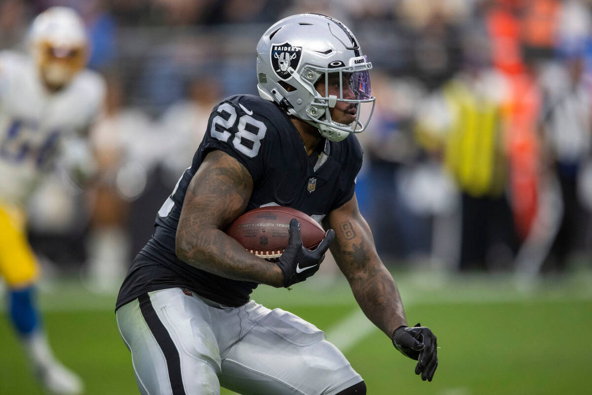 Raiders memiliki opsi jika Josh Jacobs absen musim ini