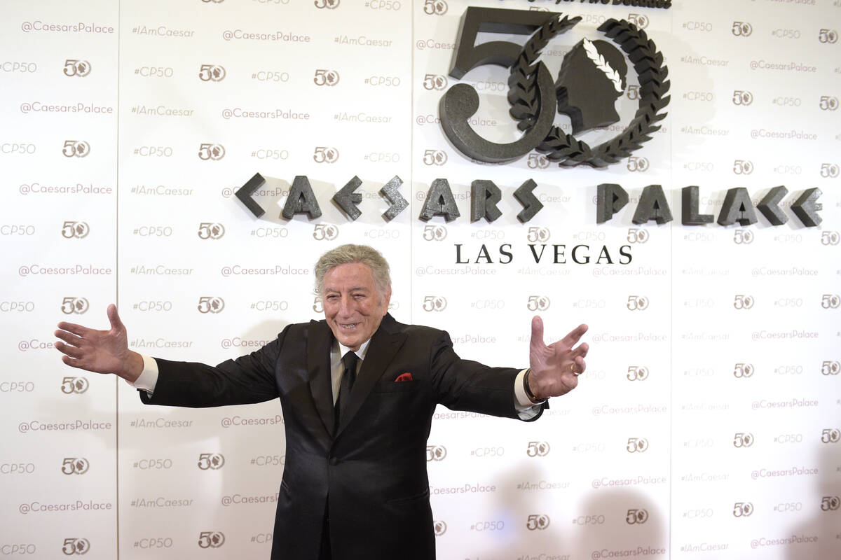 Singer Tony Bennett arrives at Caesars Palace during the resort's 50th anniversary gala Saturda ...