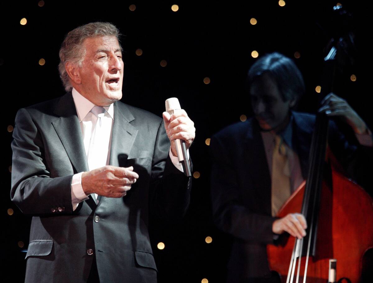 Tony Bennett performs at the Golden Nugget on Sunday March 7. 2004. (Review-Journal file photo)
