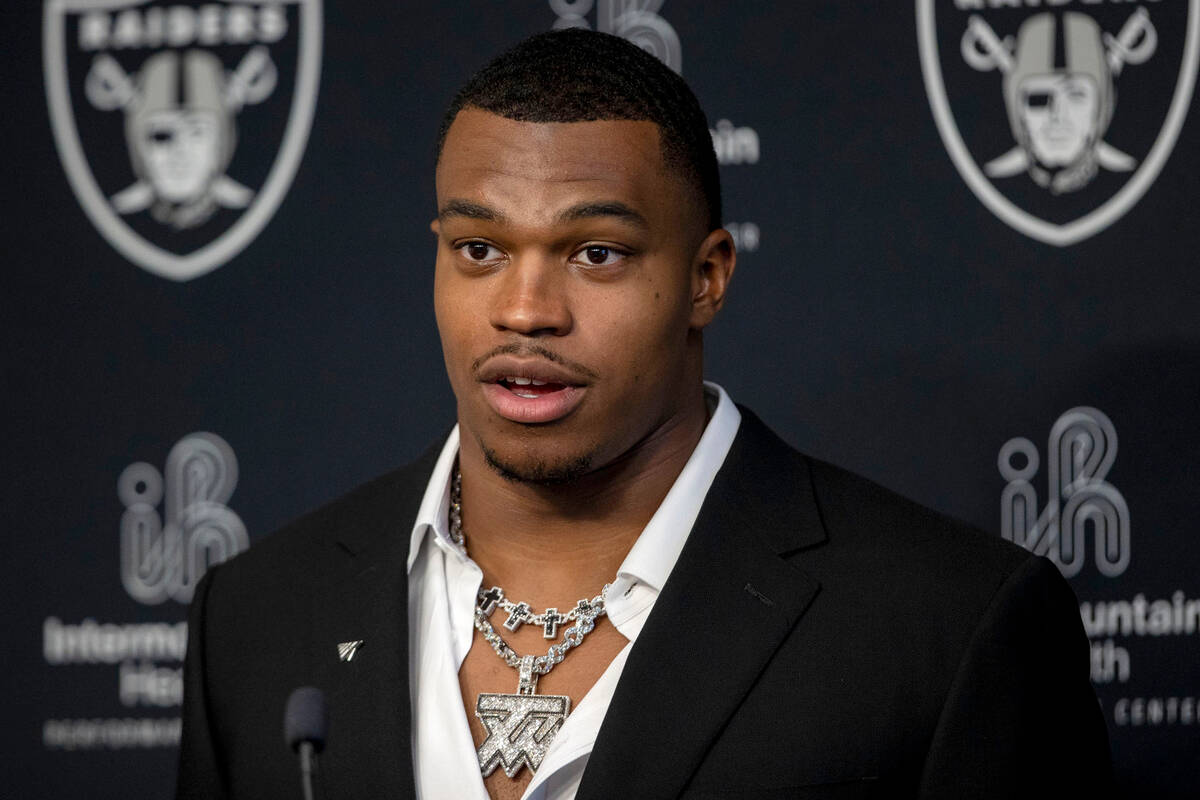 Tyree Wilson dari Raiders, Byron Young belum siap untuk memulai kamp pelatihan