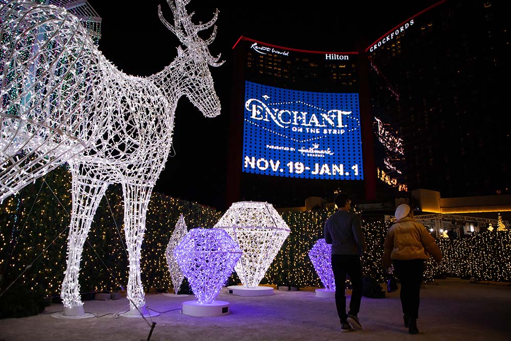 Enchant: World's largest Christmas light maze coming to Resorts World in Las  Vegas - The Points Guy