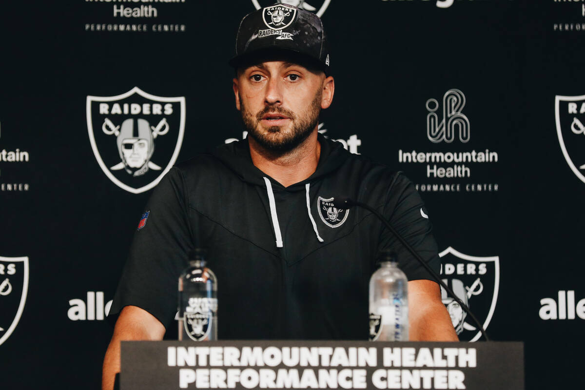 Raiders' Brian Hoyer relishes role of backup QB and mentor, Raiders News