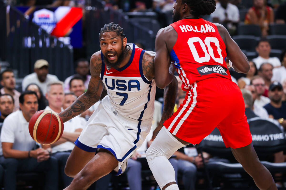 USA Basketball Men’s National Team forward Brandon Ingram (7) drives the ball to the hoo ...