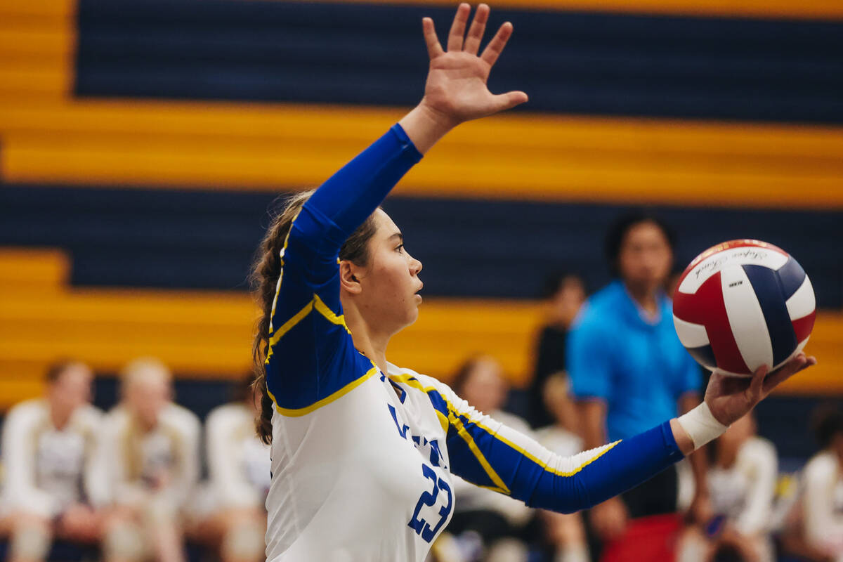 Sierra Vista setter Angelina Derange sets the ball during a match against Legacy at Sierra Vist ...