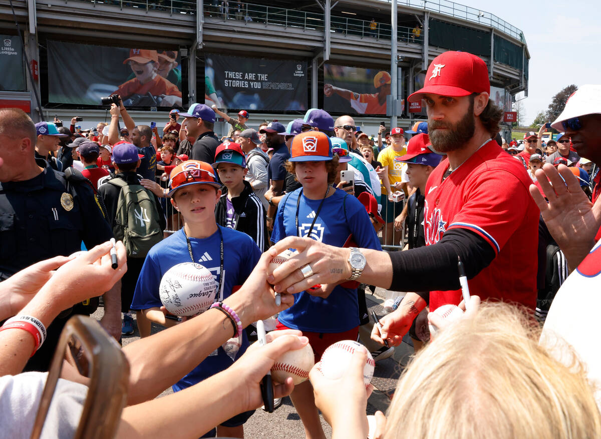 Bryce Harper talks to Henderson Little League World Series team