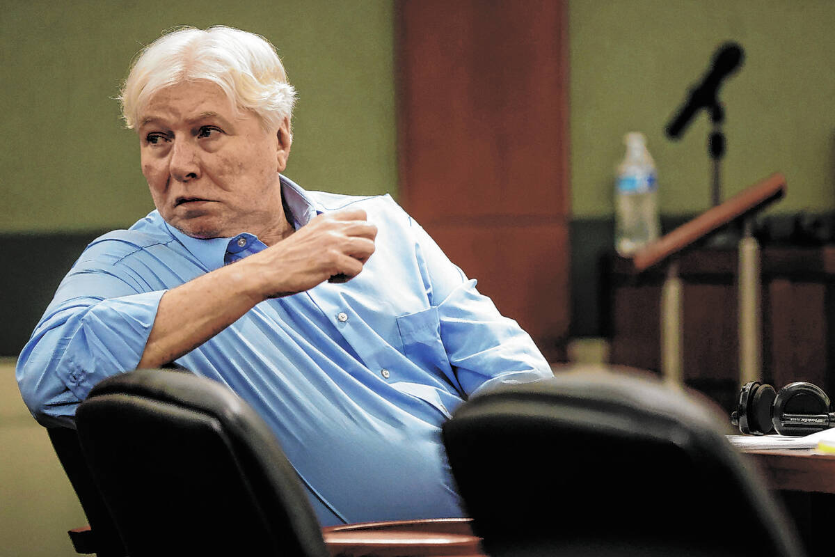 Thomas Randolph watches the jury for his trial file into the courtroom for closing arguments at ...