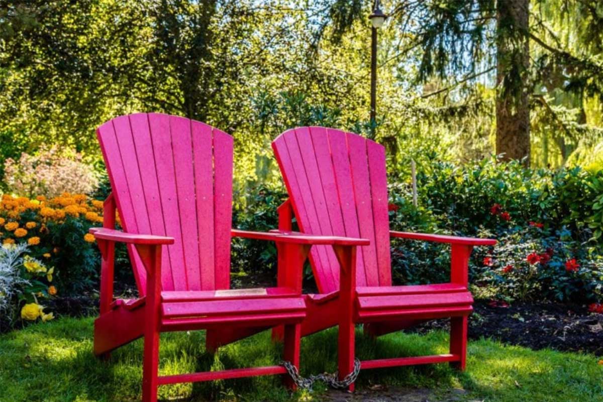 The Best Paint Colors to Repel Bugs