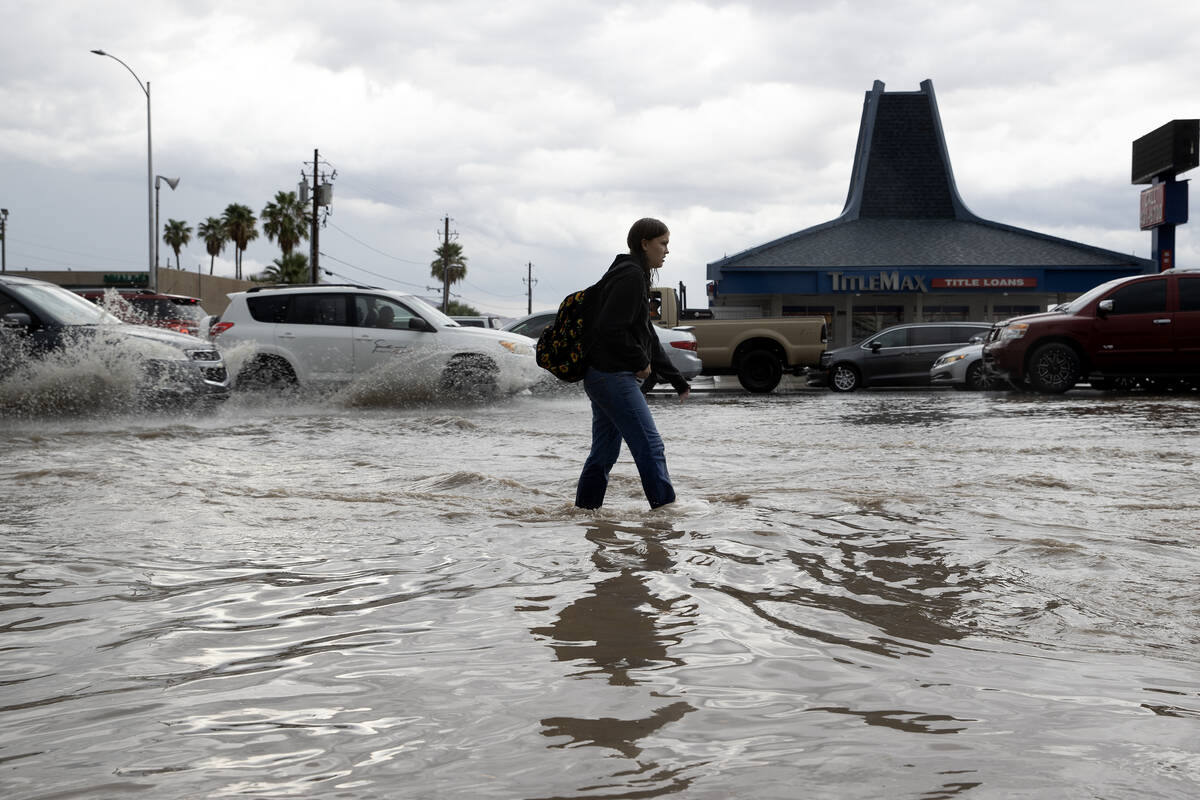 Las Vegas roads flood following heavy monsoon storm — PHOTOS Las