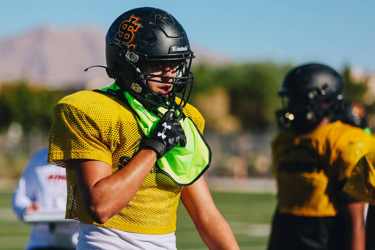 Somerset-Losee linebacker Sean Fuentes is seen during practice at Somerset Academy’s Los ...