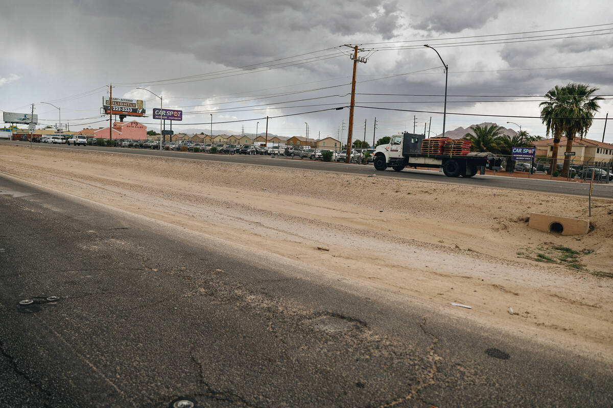 A road verge is seen without any trees on Boulder Highway on Wednesday, Sept. 20, 2023, in Las ...