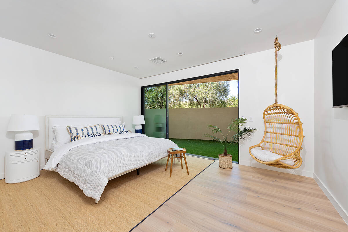 Guest bedroom. (Coldwell Banker Premier Realty)