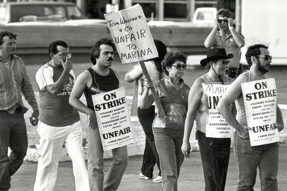 Picketers in front of the Marina Hotel on June 13, 1984. (Las Vegas Review-Journal)