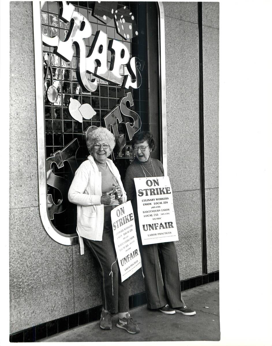 Elsie Houllahan & Betty Millward during a Culinary union strike in 1984. (Las Vegas Review-Journal)