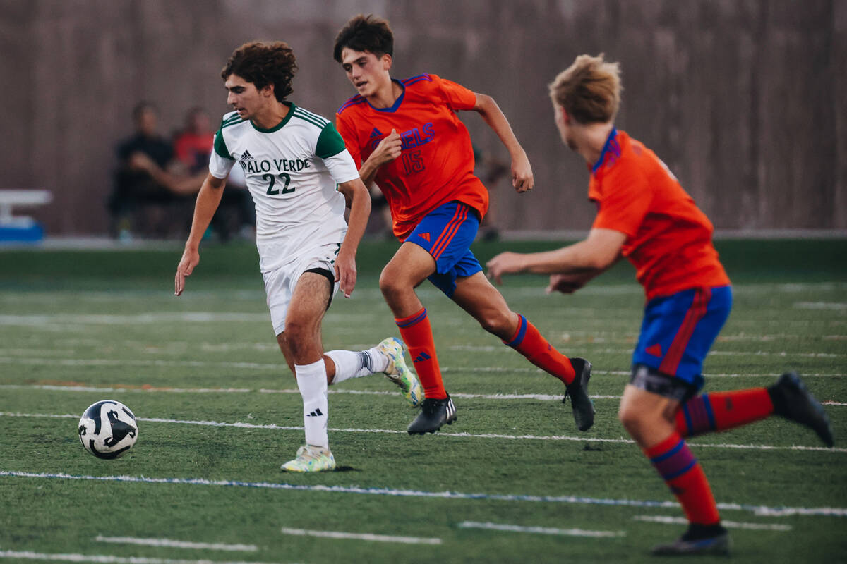 Palo Verde forward Vincent Velasques (22) kicks the ball down the field during a game against B ...