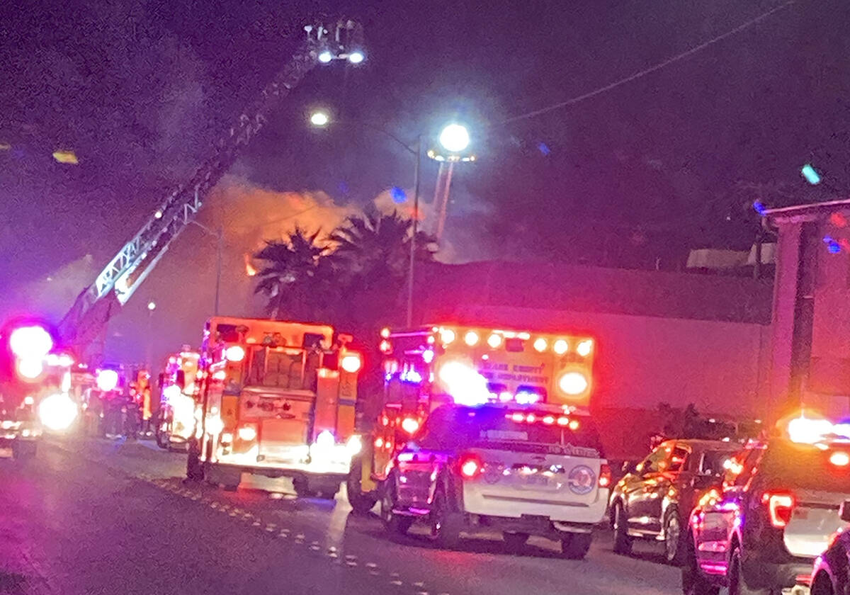 fire-at-vacant-central-las-vegas-building-leaves-one-person