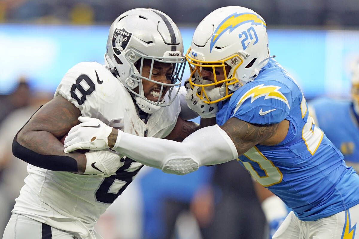 Raiders, Aidan O'Connell lose to Los Angeles Chargers