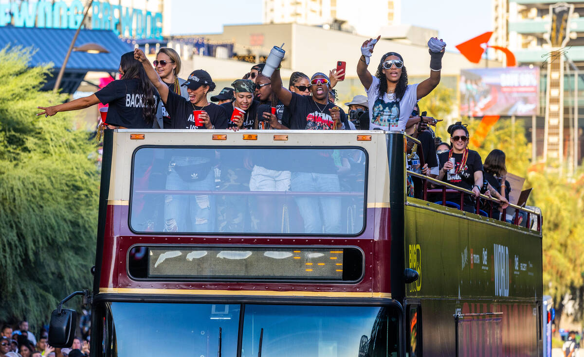 The Aces have fun with the fans during their championship parade Park Avenue to Toshiba Plaza a ...