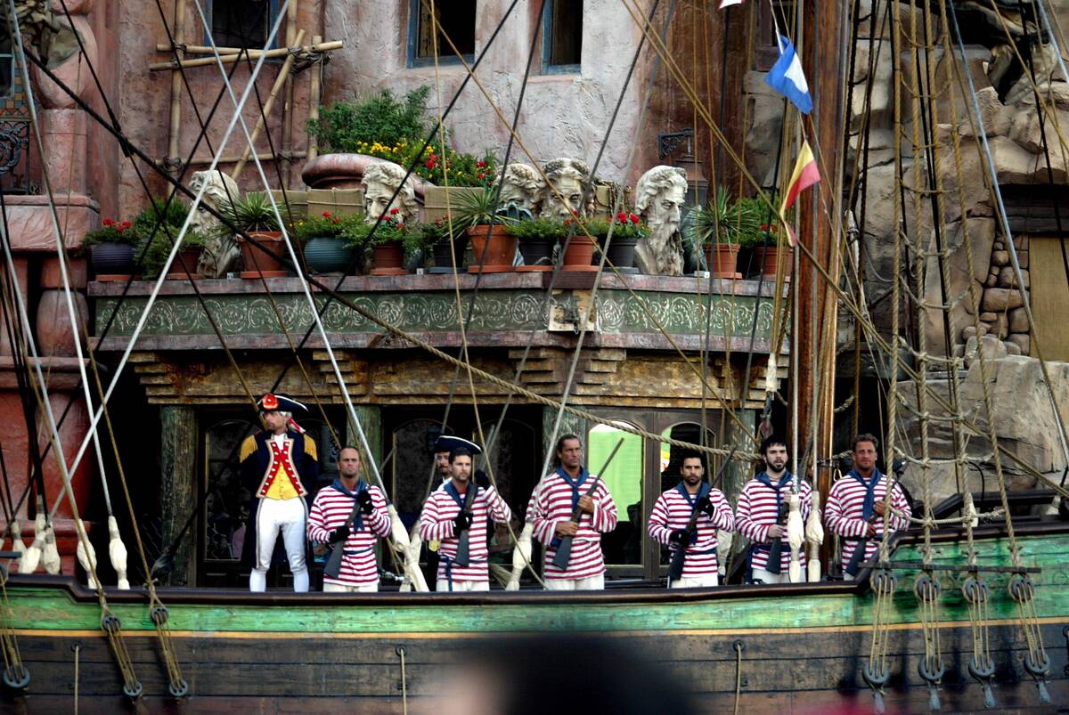 Treasure Island pirate battle. (RJ photo by John Gurzinski)