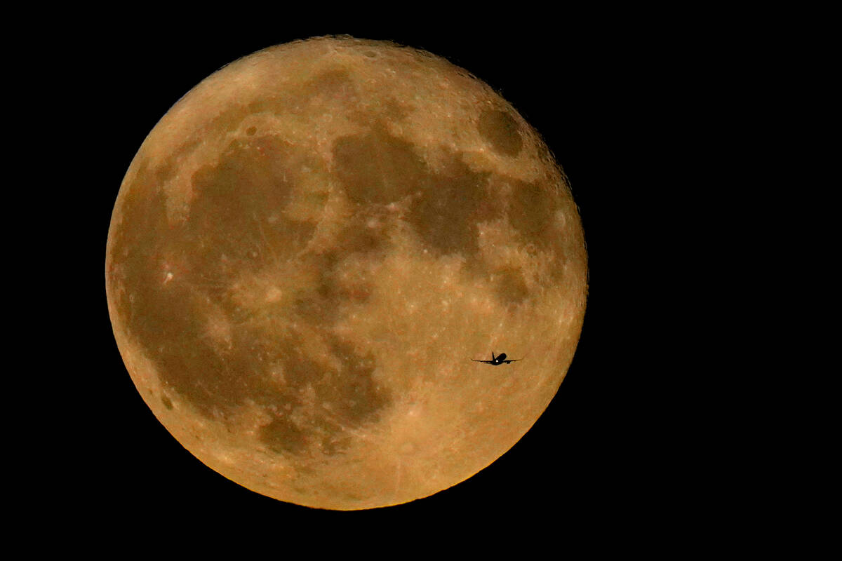 Las Vegas Strip headliner to make the moon vanish | Kats