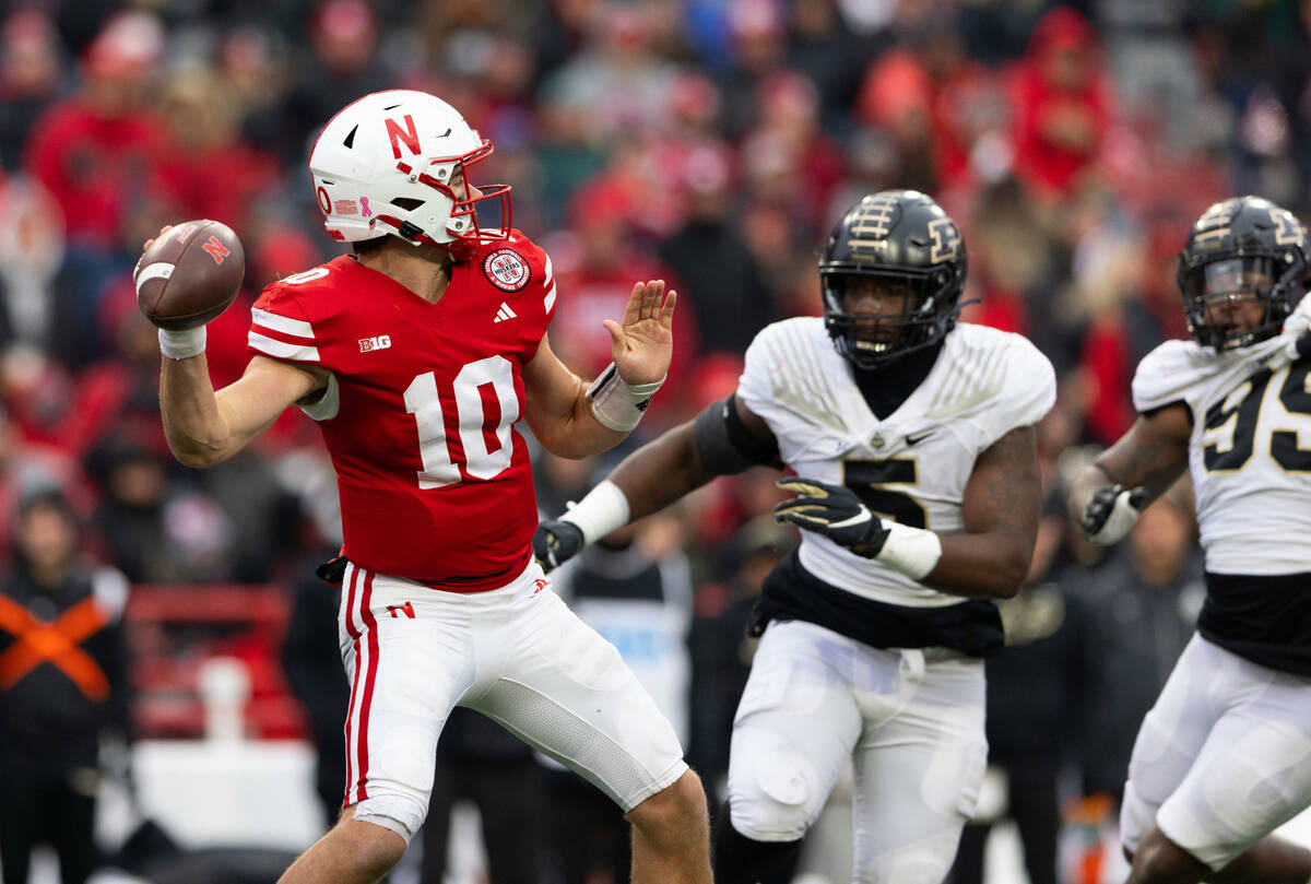 Las Vegas Bowl Projection after Week 8: Utah vs. Iowa, Las Vegas Bowl, Sports