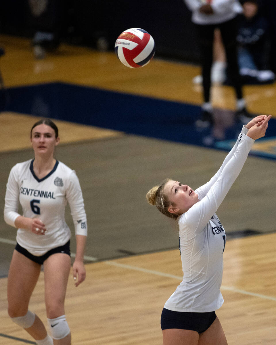 Centennial outside hitter Abby Vlaming (10) prepares to bump the ball during a Class 5A Souther ...