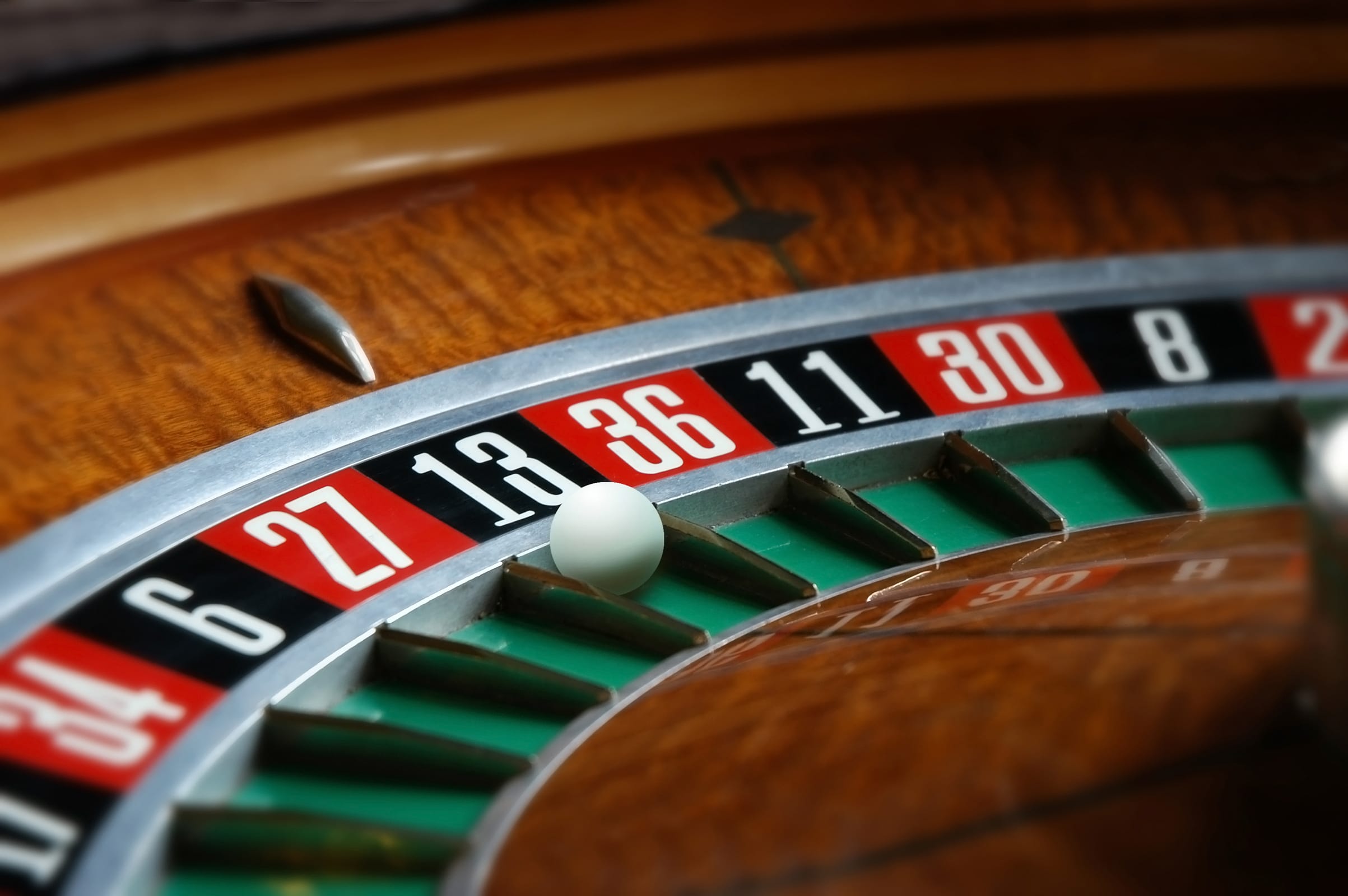 Roulette ball hits gambler in eye at off-Strip casino, lawsuit alleges, Casinos & Gaming