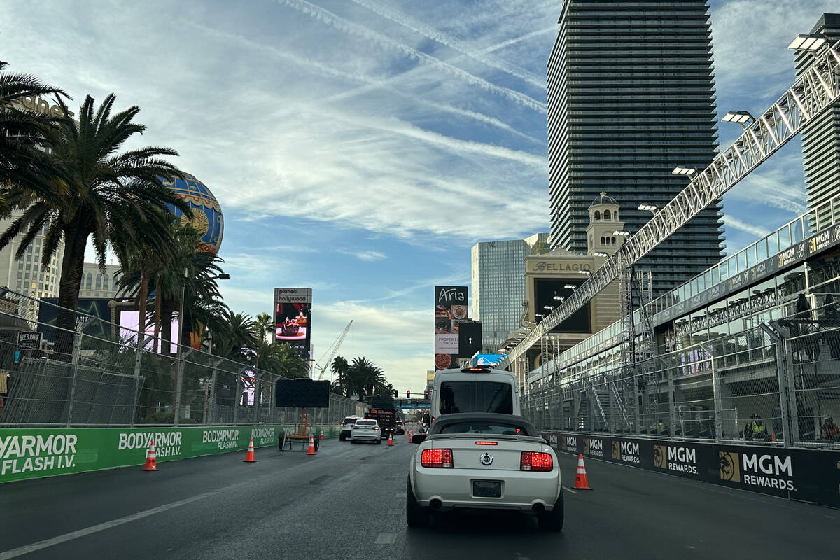 Traffic builds up on Las Vegas Boulevard near the Bellagio with Las Vegas Grand Prix circuit se ...