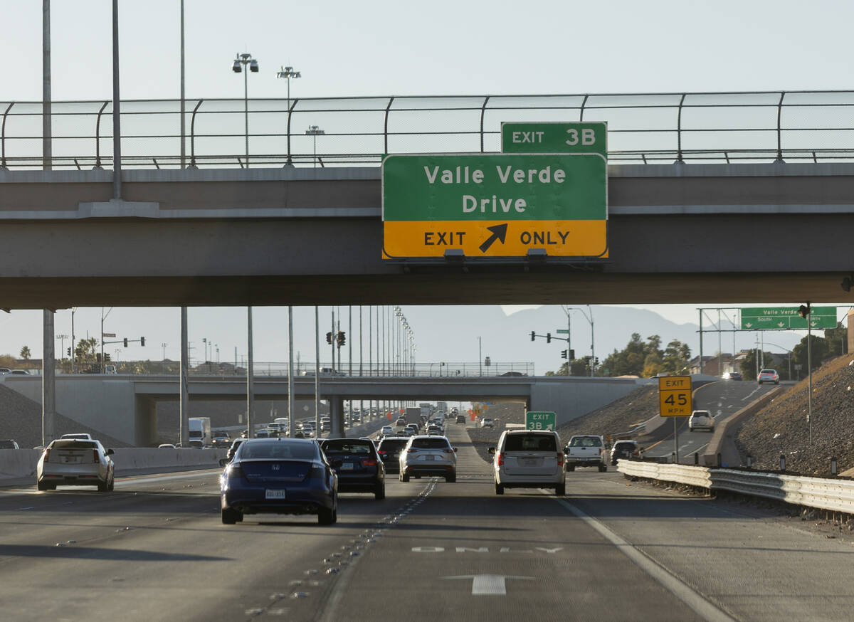 Cars travel west on the 215 Beltway near the Valle Verde Drive offramp in Henderson on Wednesda ...