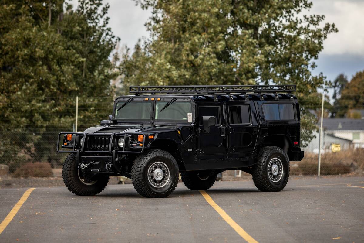 This 2006 Hummer H1 tied for the sixth highest bid at the Las Vegas auction for Mecum Auctions ...