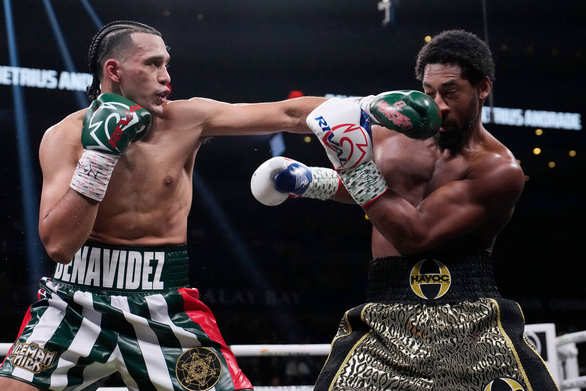 David Benavidez hits Demetrius Andrade in a super middleweight boxing bou Saturday, Nov. 25, 20 ...