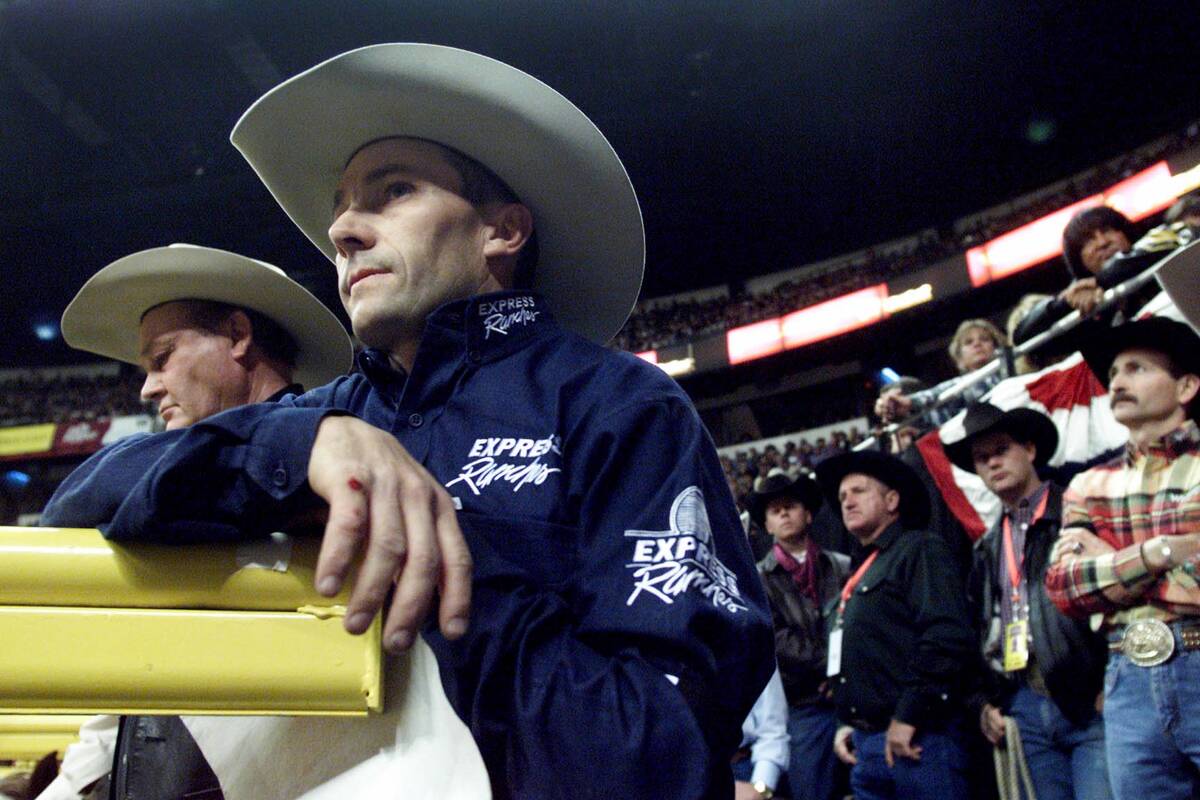 Saddle bronc rider with flair for dramatic latest NFR Icon