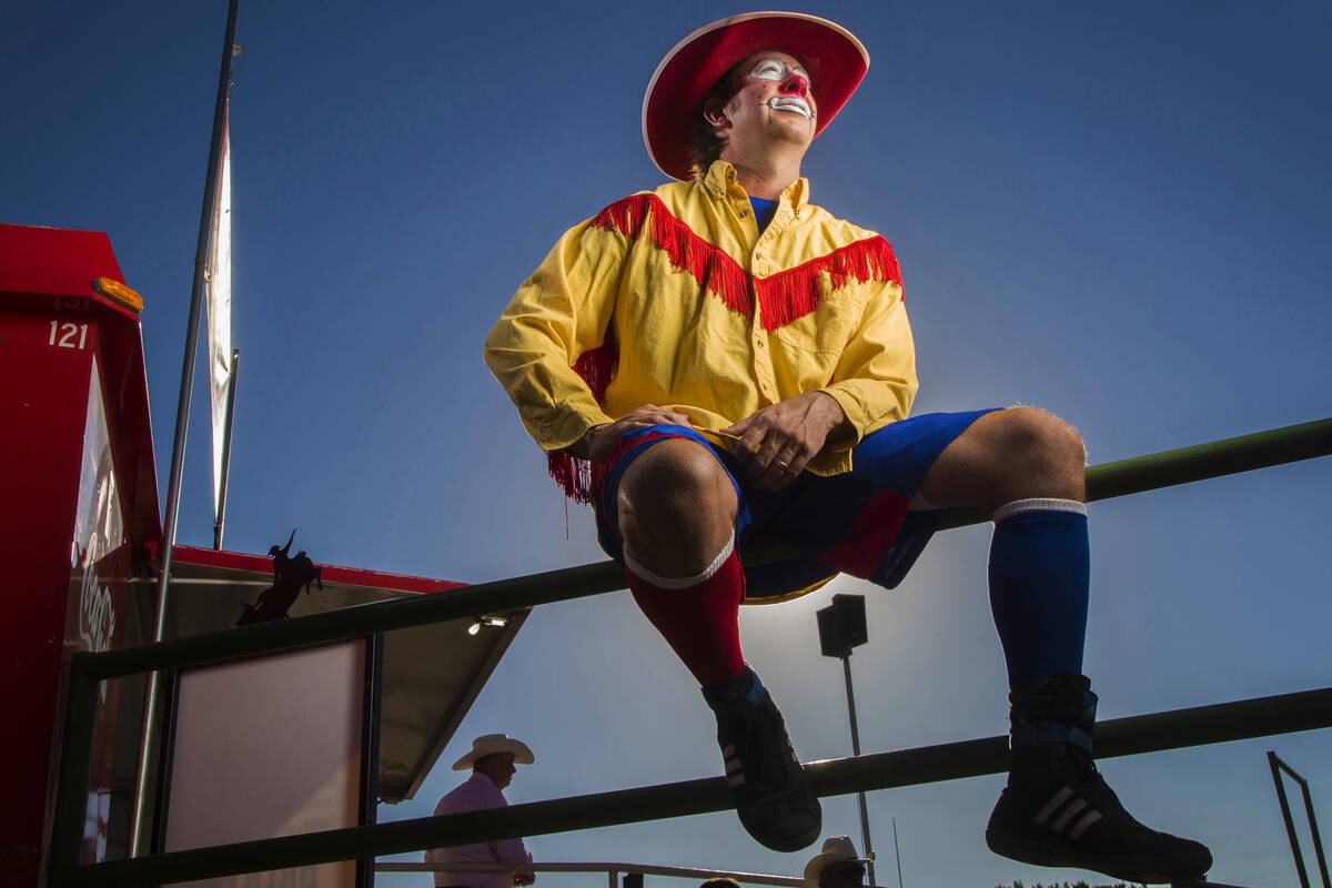 What’s it like to be a rodeo clown at NFR? | National Finals Rodeo ...