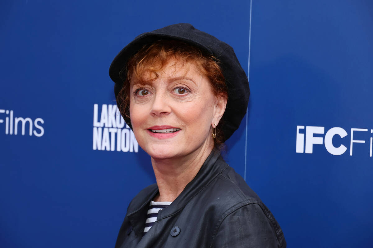 Julianna Margulies and Susan Sarandon walk back explosive comments on war in Israel - Vimarsana News