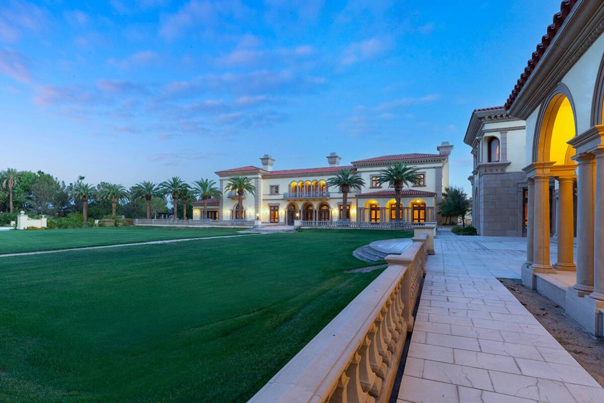 Mansión sin terminar en Las Vegas vendida por 25 millones de dólares |  Viviendo