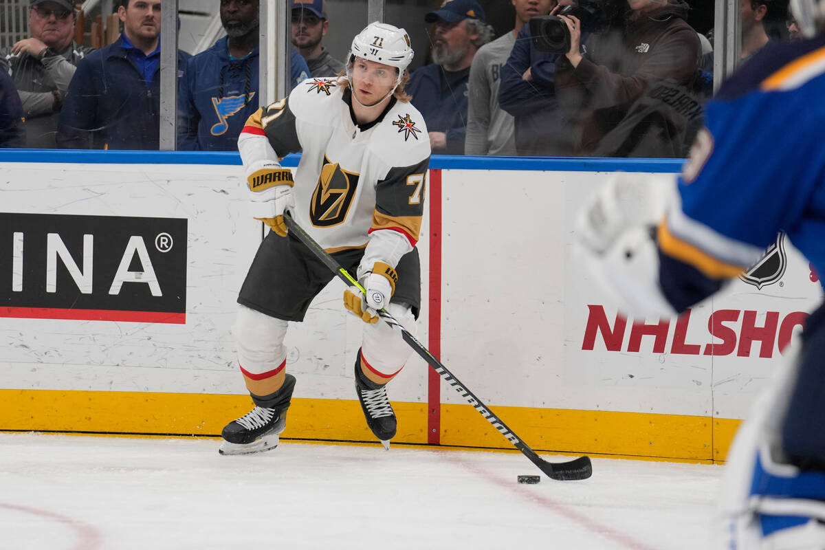 Vegas Golden Knights' William Karlsson (71) looks to pass during the first period of an NHL hoc ...