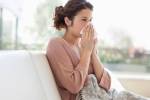 How does the flu spread, and how long is it contagious?