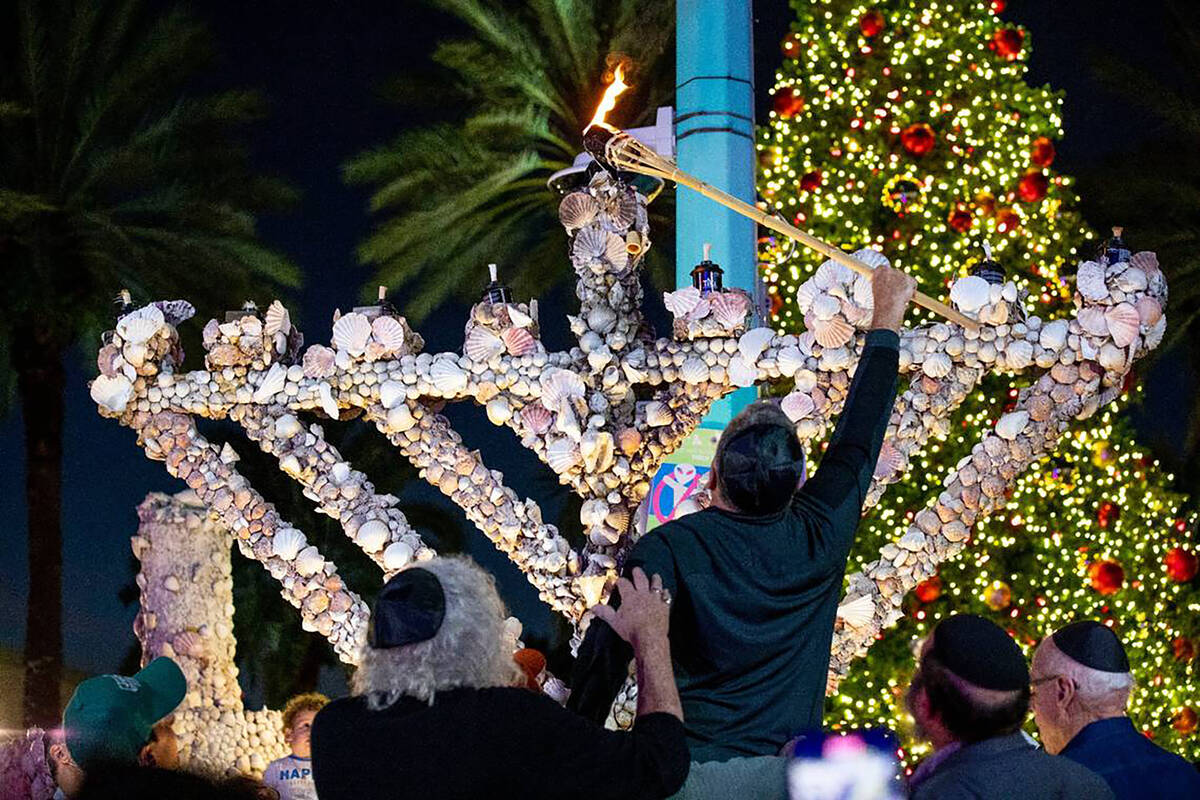 As Hanukkah begins, South Florida Jews grapple with rising antisemitism, heartbreak of war - Vimarsana News