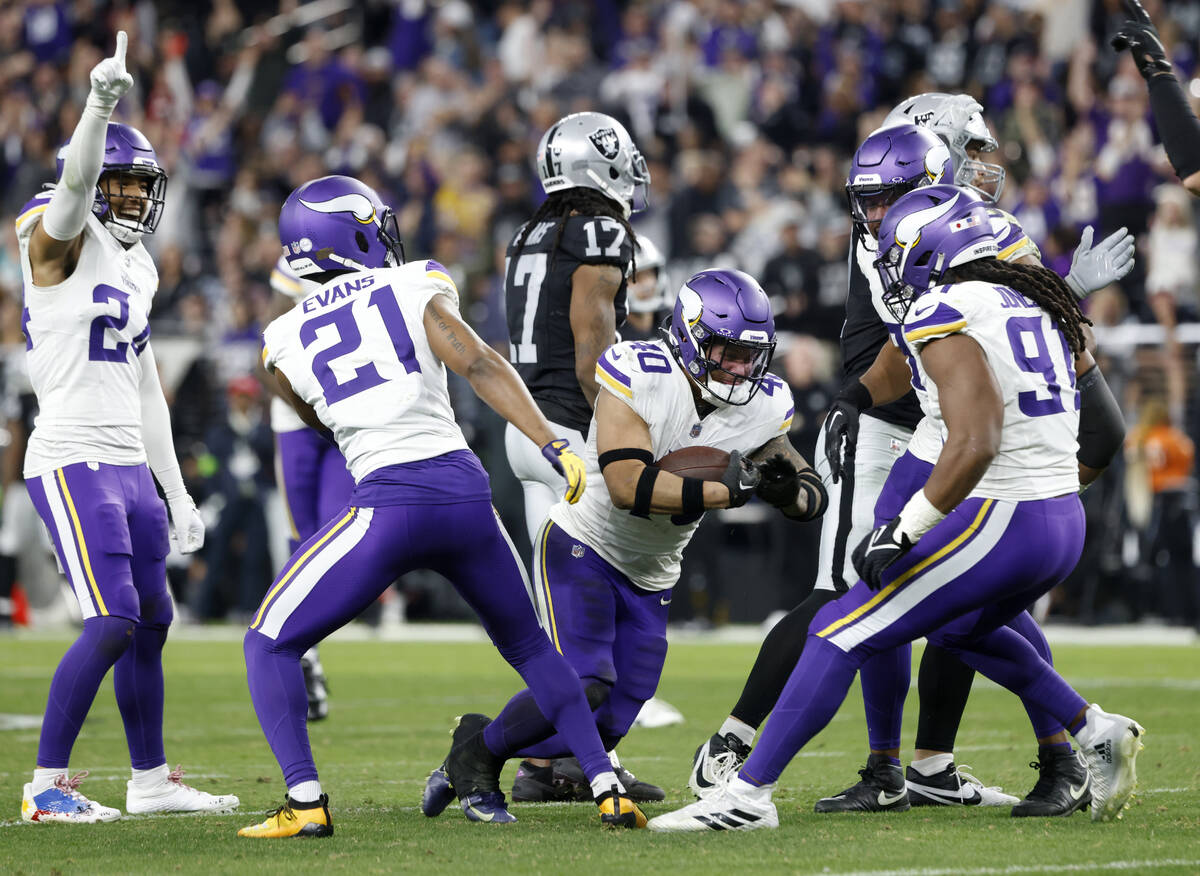 Minnesota Vikings linebacker Ivan Pace Jr. (40) celebrates with his teammates as Raiders wide r ...