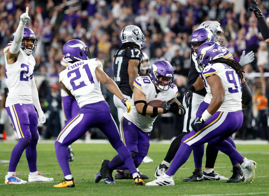 Minnesota Vikings linebacker Ivan Pace Jr. (40) celebrates with his teammates as Raiders wide r ...