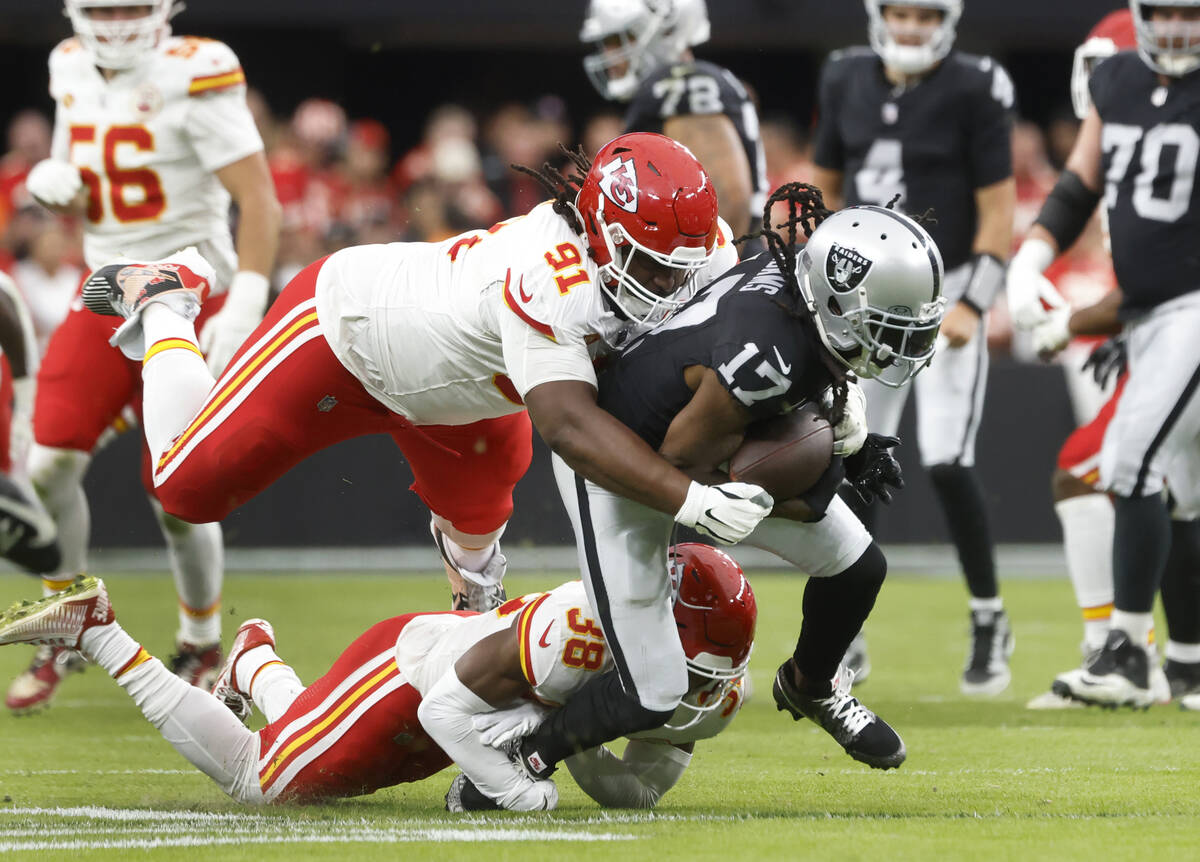 Raiders bettors hard to find for Christmas clash with Chiefs