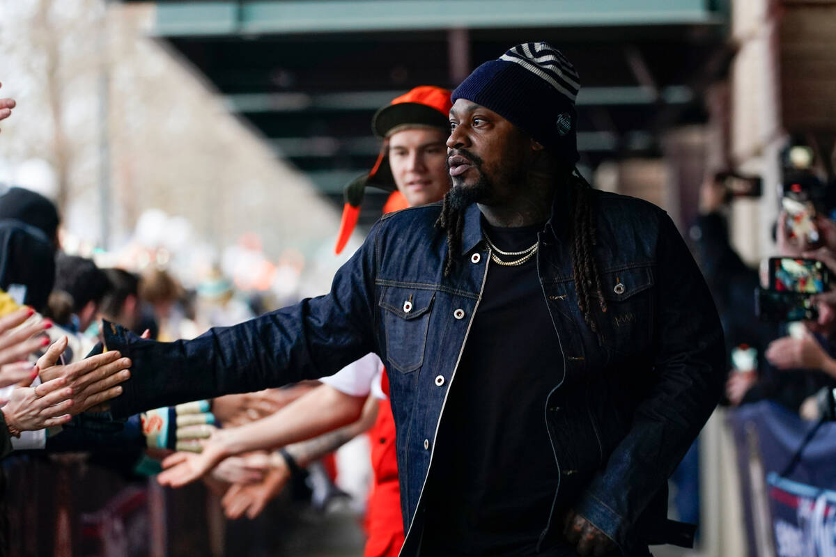 Marshawn Lynch running with Las Vegas Strip comedy show | Kats | Entertainment - Vimarsana News
