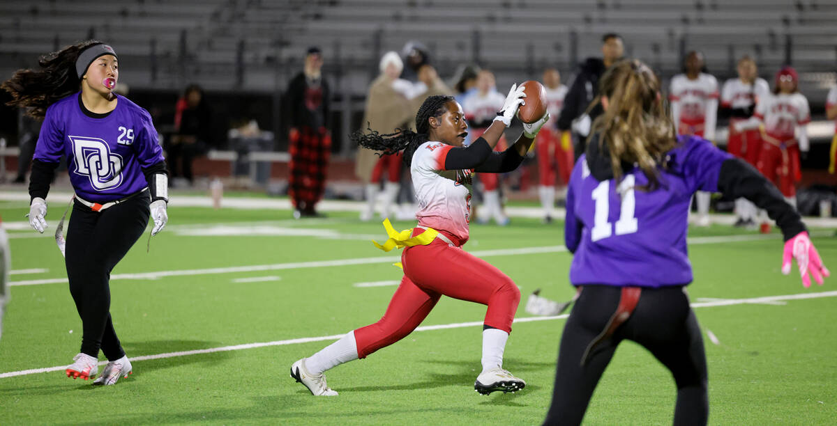 Las Vegas’ Antonia Woods (5) runs the ball against Desert Oasis in the second half of a ...