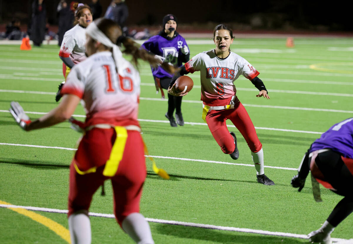 Las Vegas quarterback Sarah Pasquali (6) runs the ball against Desert Oasis second half of a fl ...