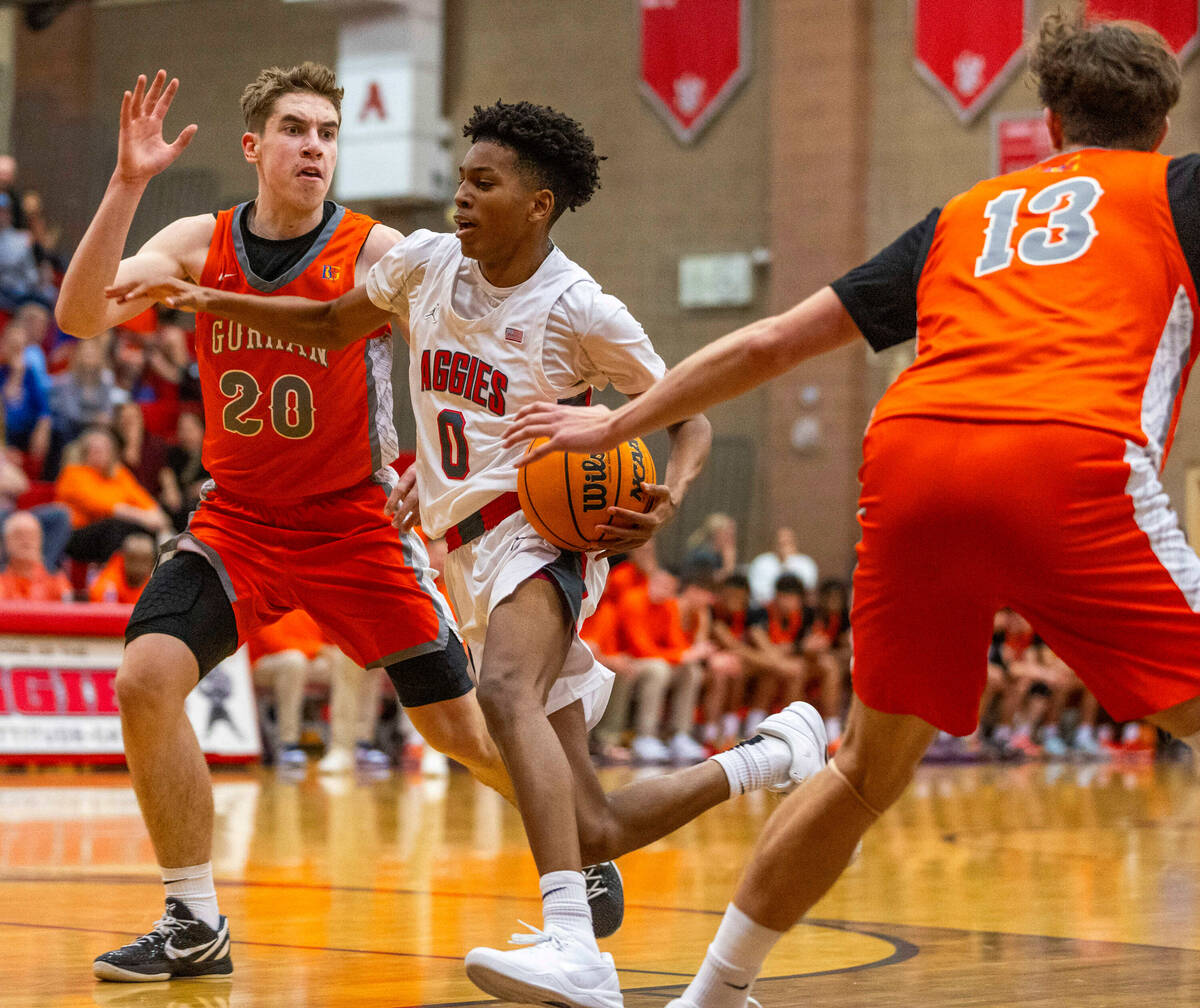 Bishop Gorman Arbor View during the second half of their NIAA boy's basketball game on Tuesday, ...
